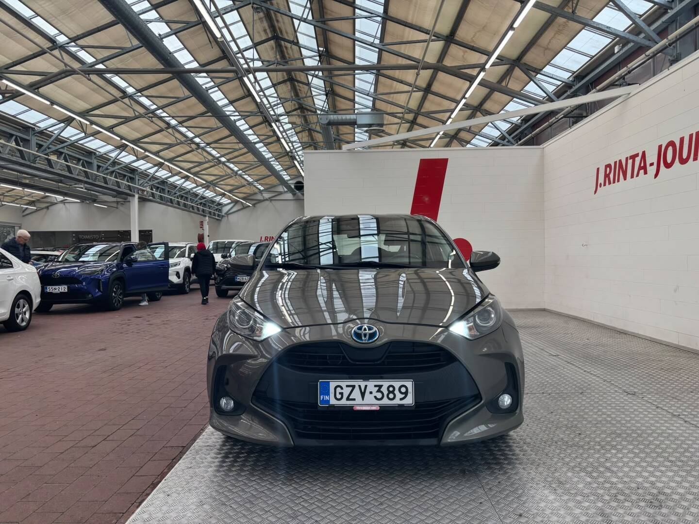 TOYOTA Yaris 2021