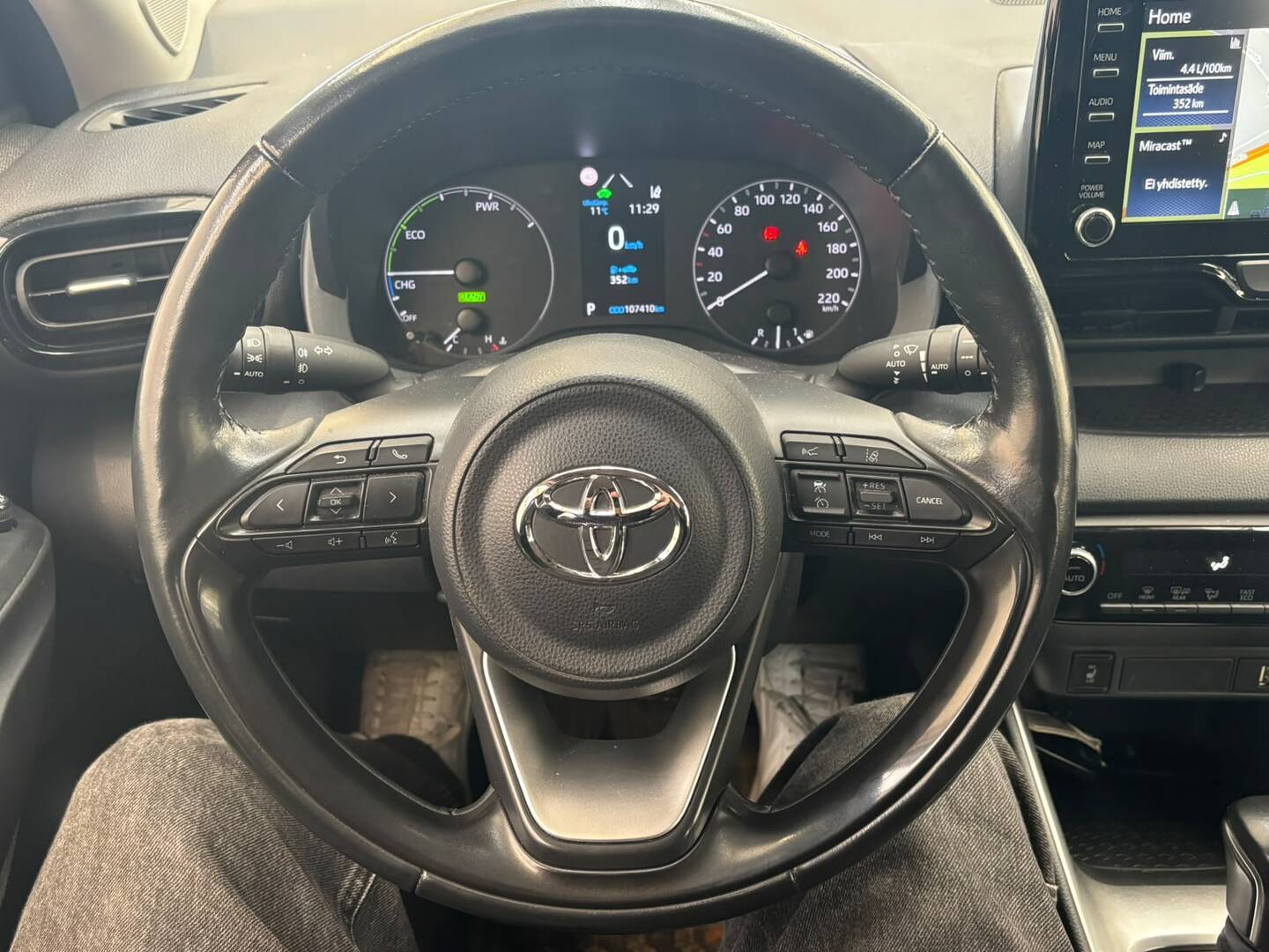 TOYOTA Yaris 2021