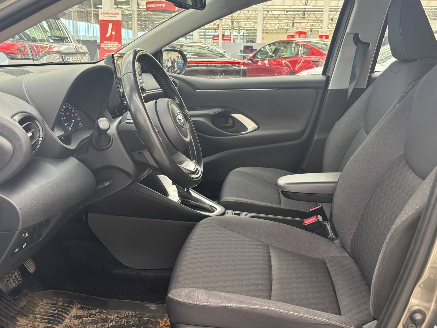 TOYOTA Yaris 2021