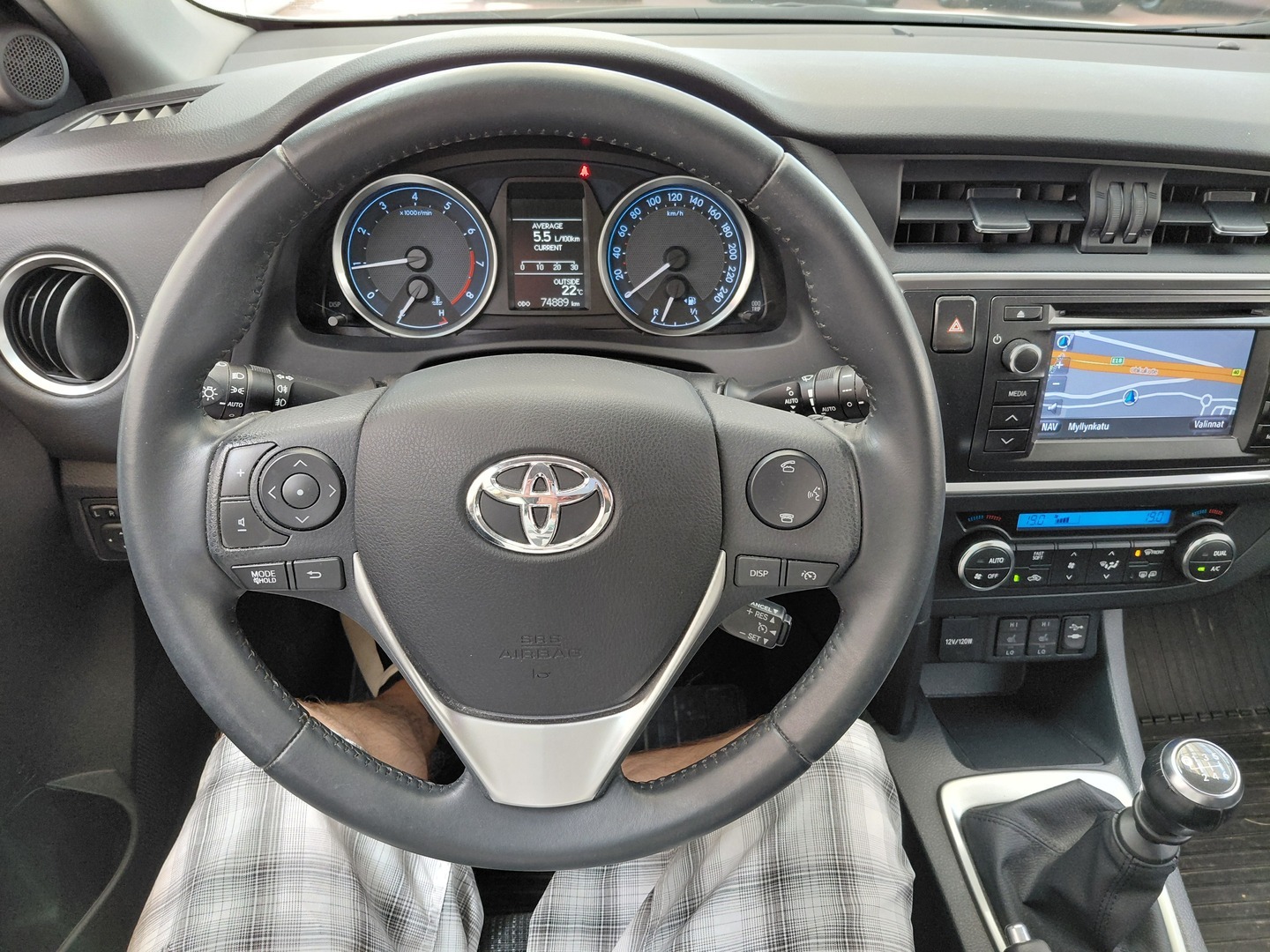 TOYOTA Auris 2013