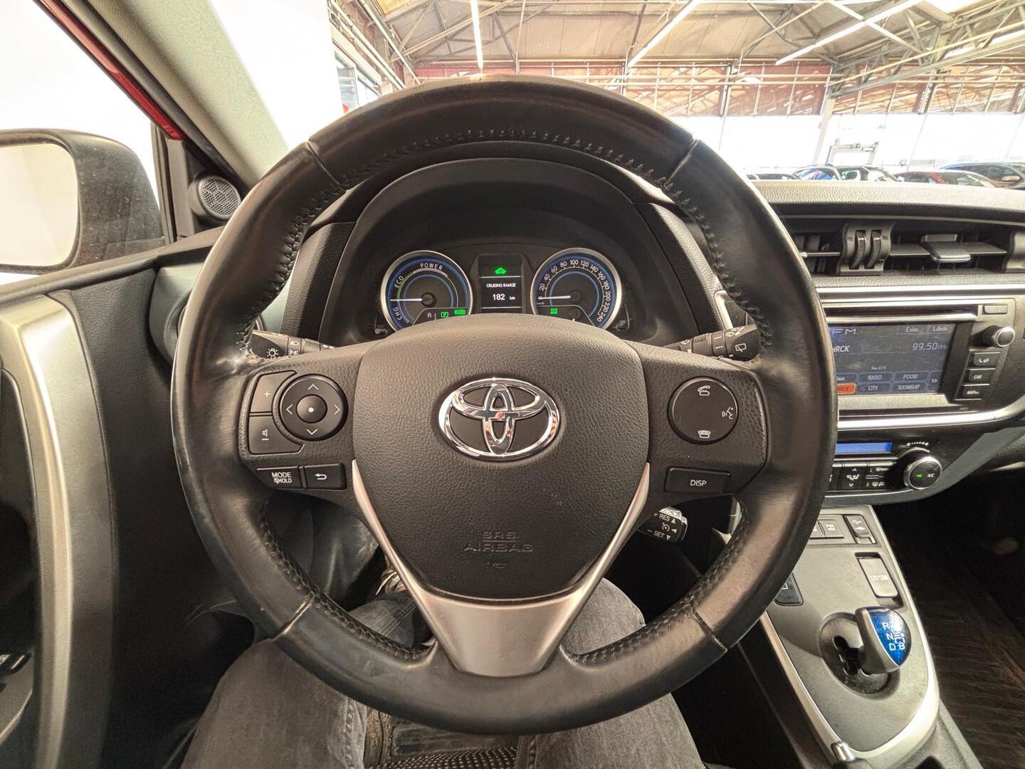 TOYOTA Auris 2013