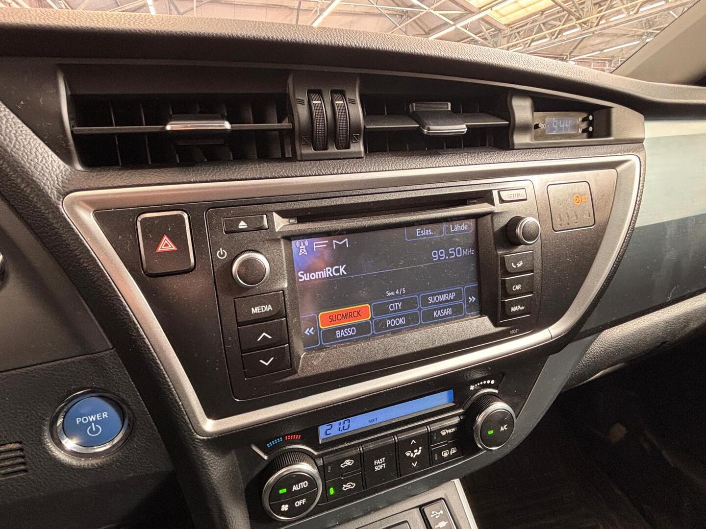 TOYOTA Auris 2013