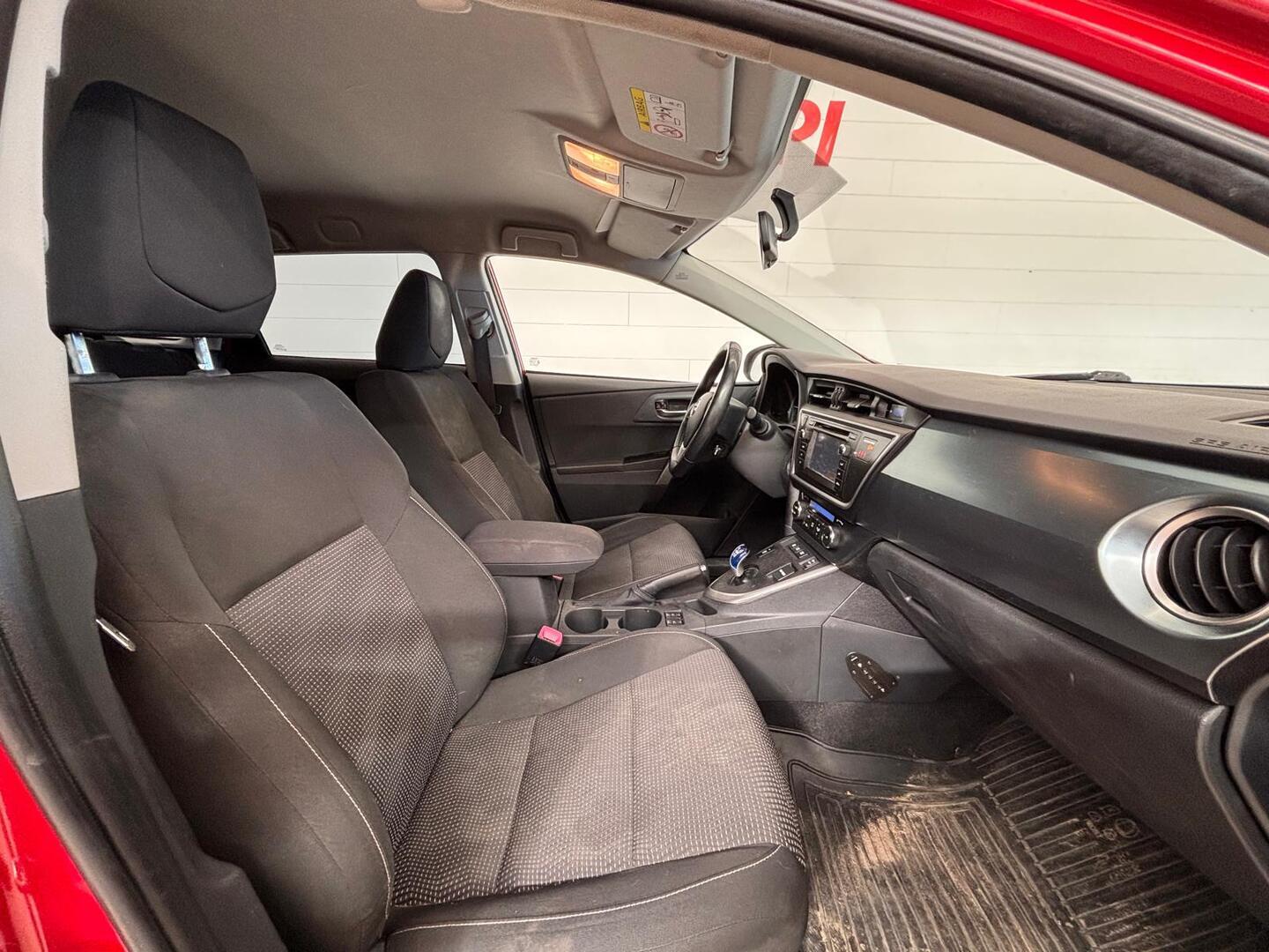 TOYOTA Auris 2013