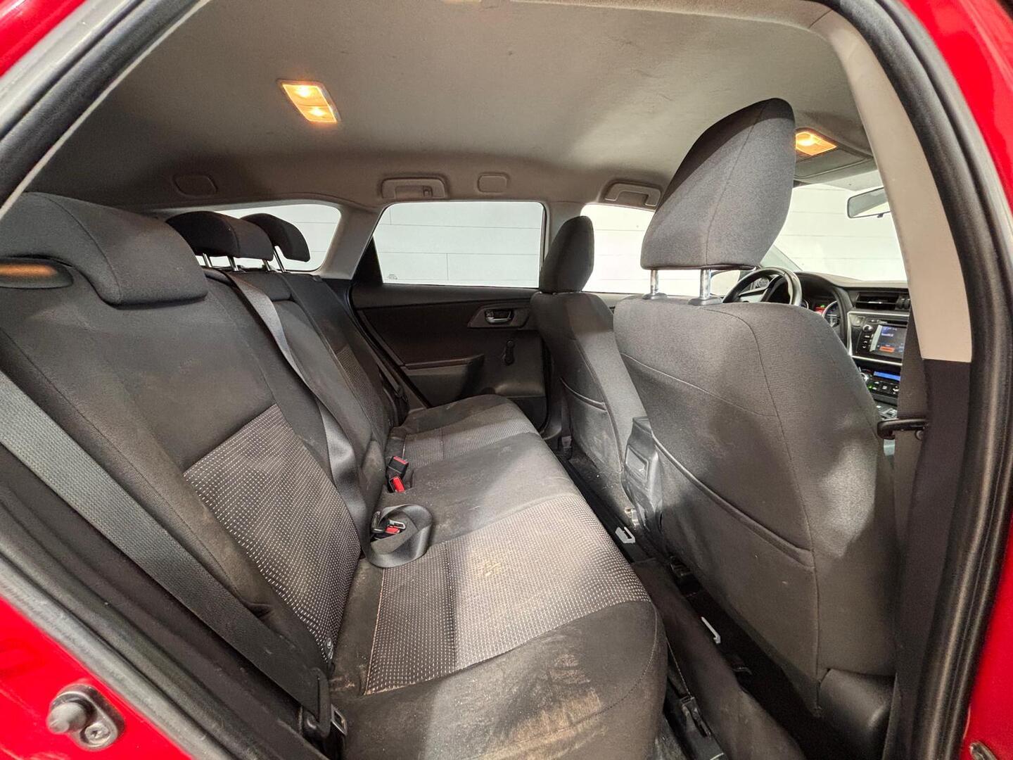 TOYOTA Auris 2013