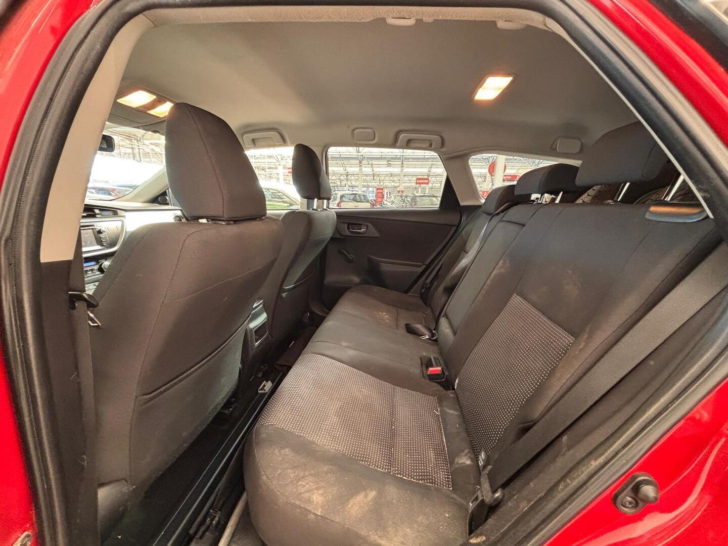 TOYOTA Auris 2013