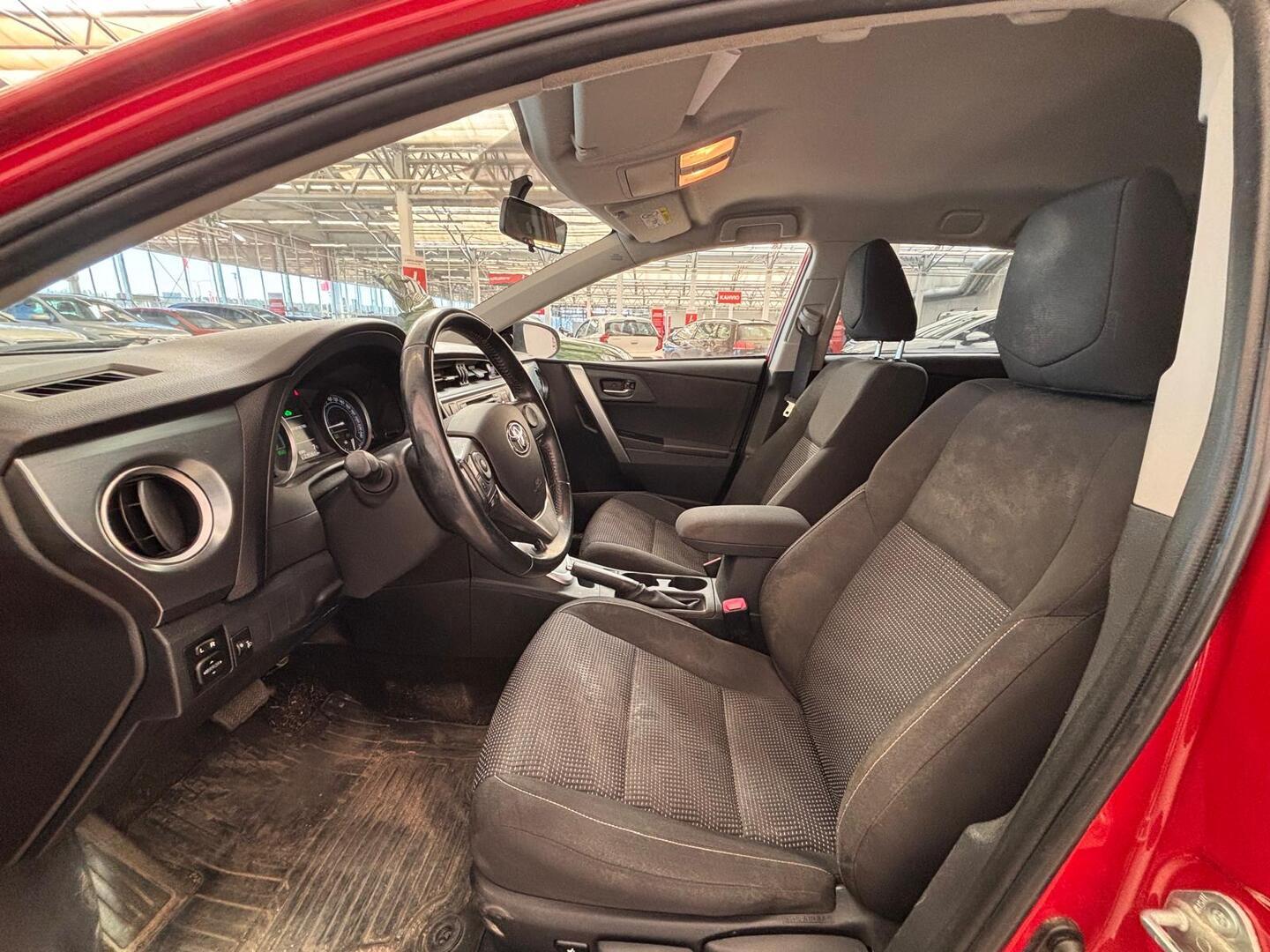 TOYOTA Auris 2013