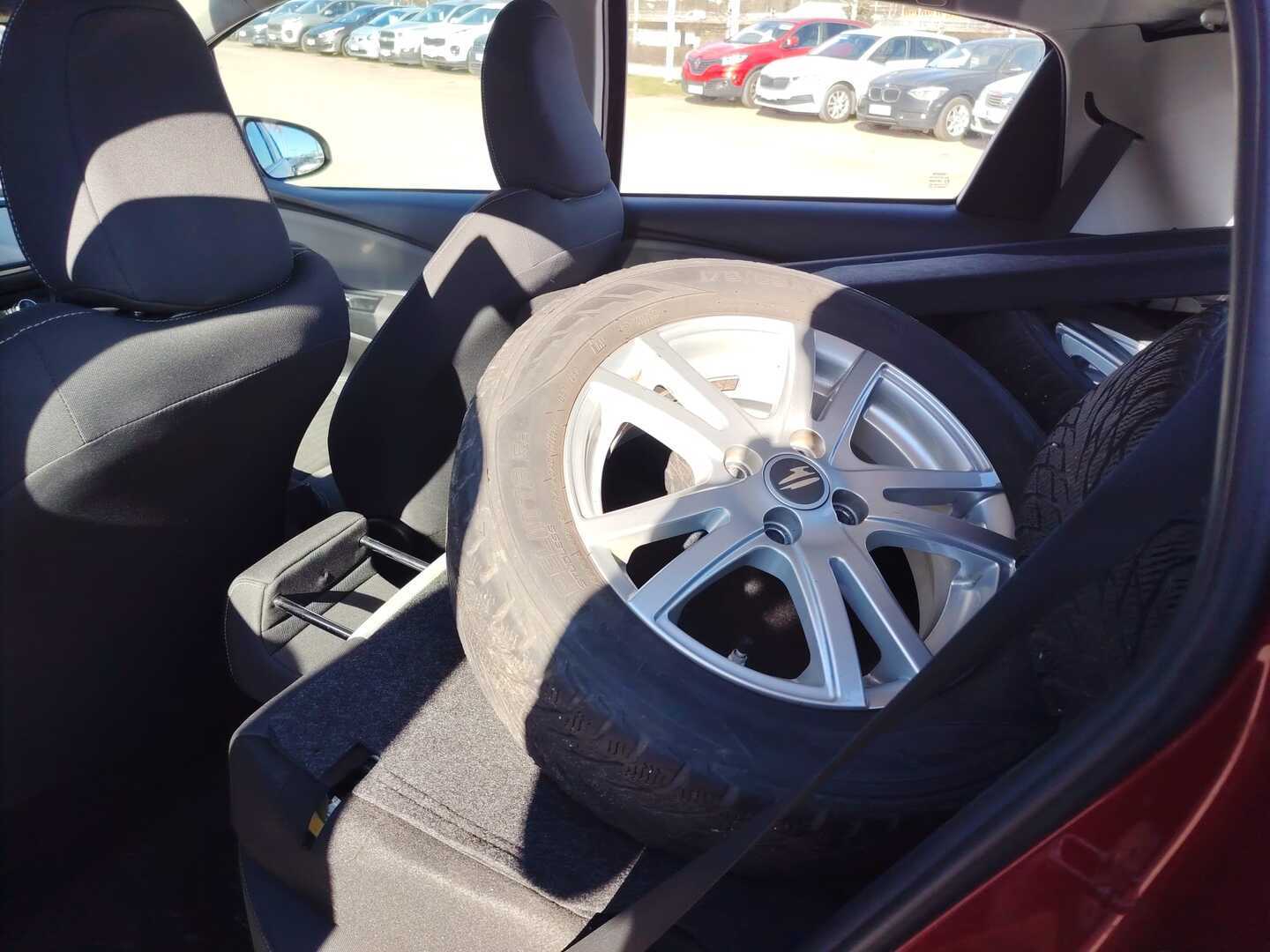 TOYOTA Yaris 2017
