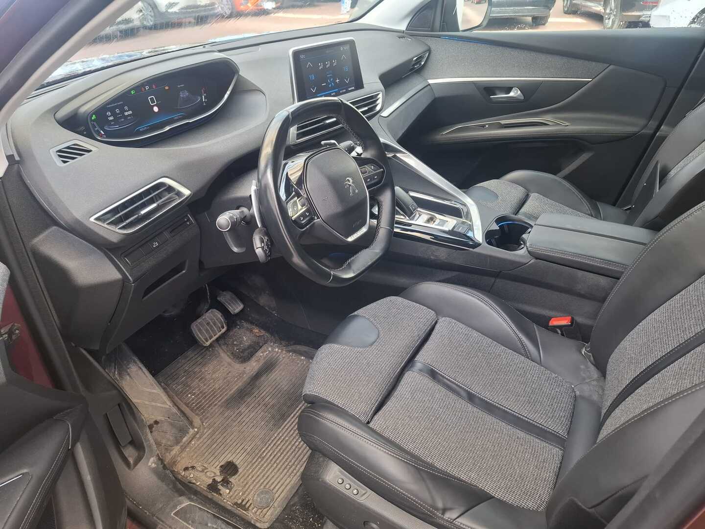 PEUGEOT 3008 2018