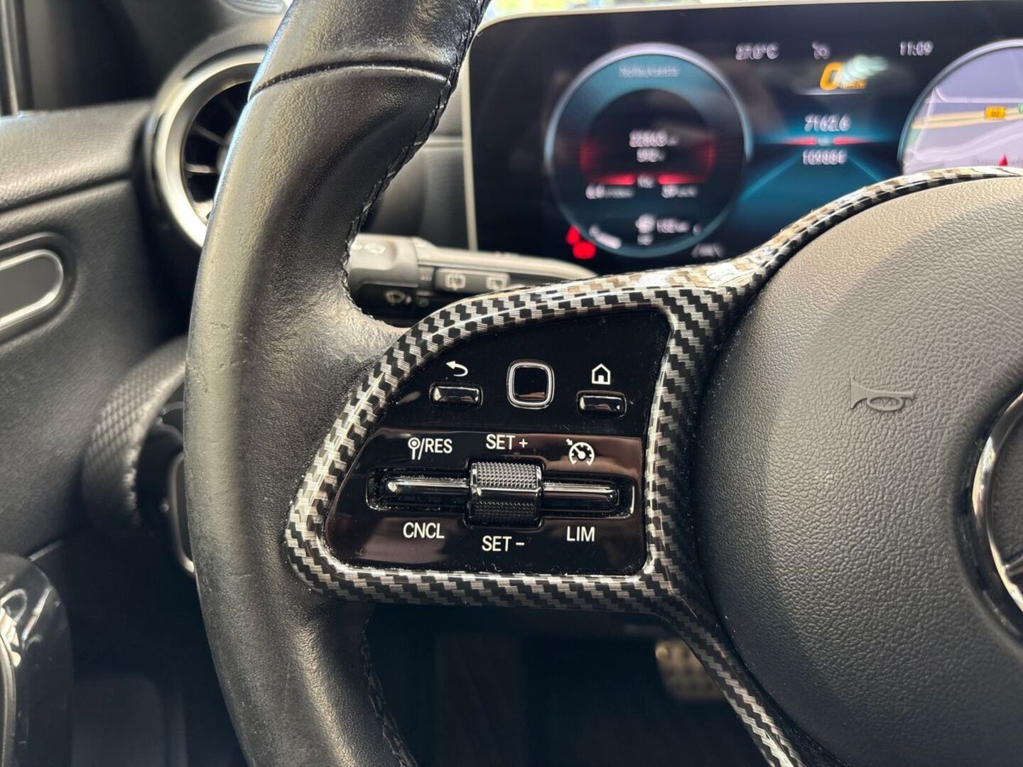 MERCEDES-BENZ A 2020