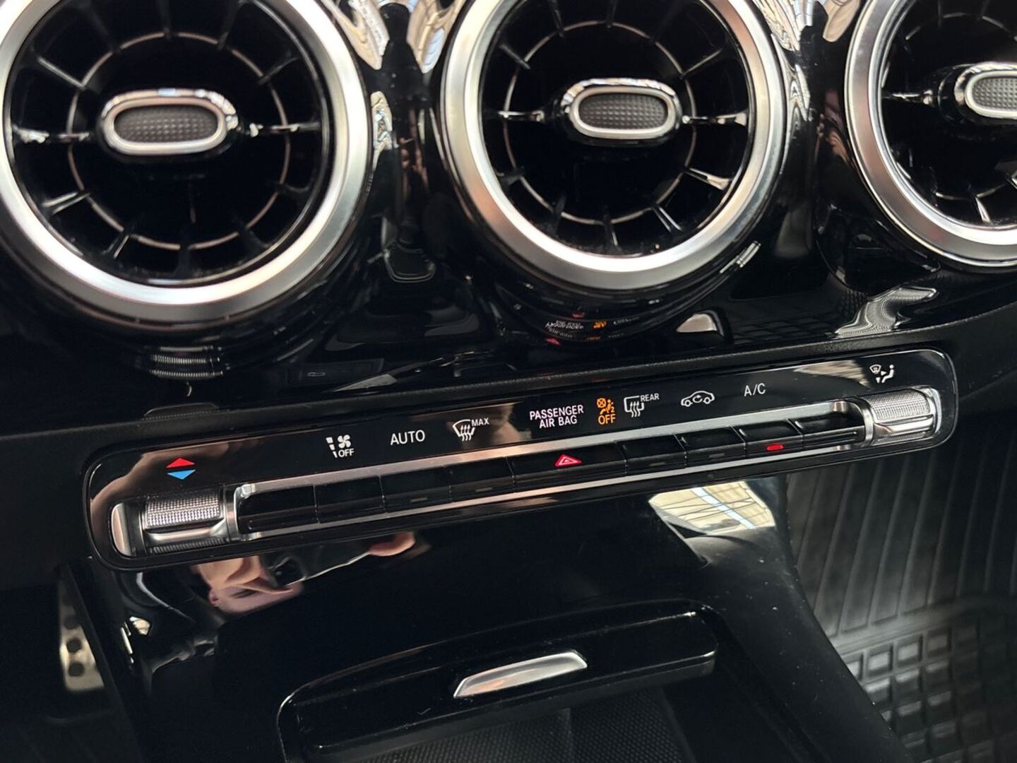 MERCEDES-BENZ A 2020