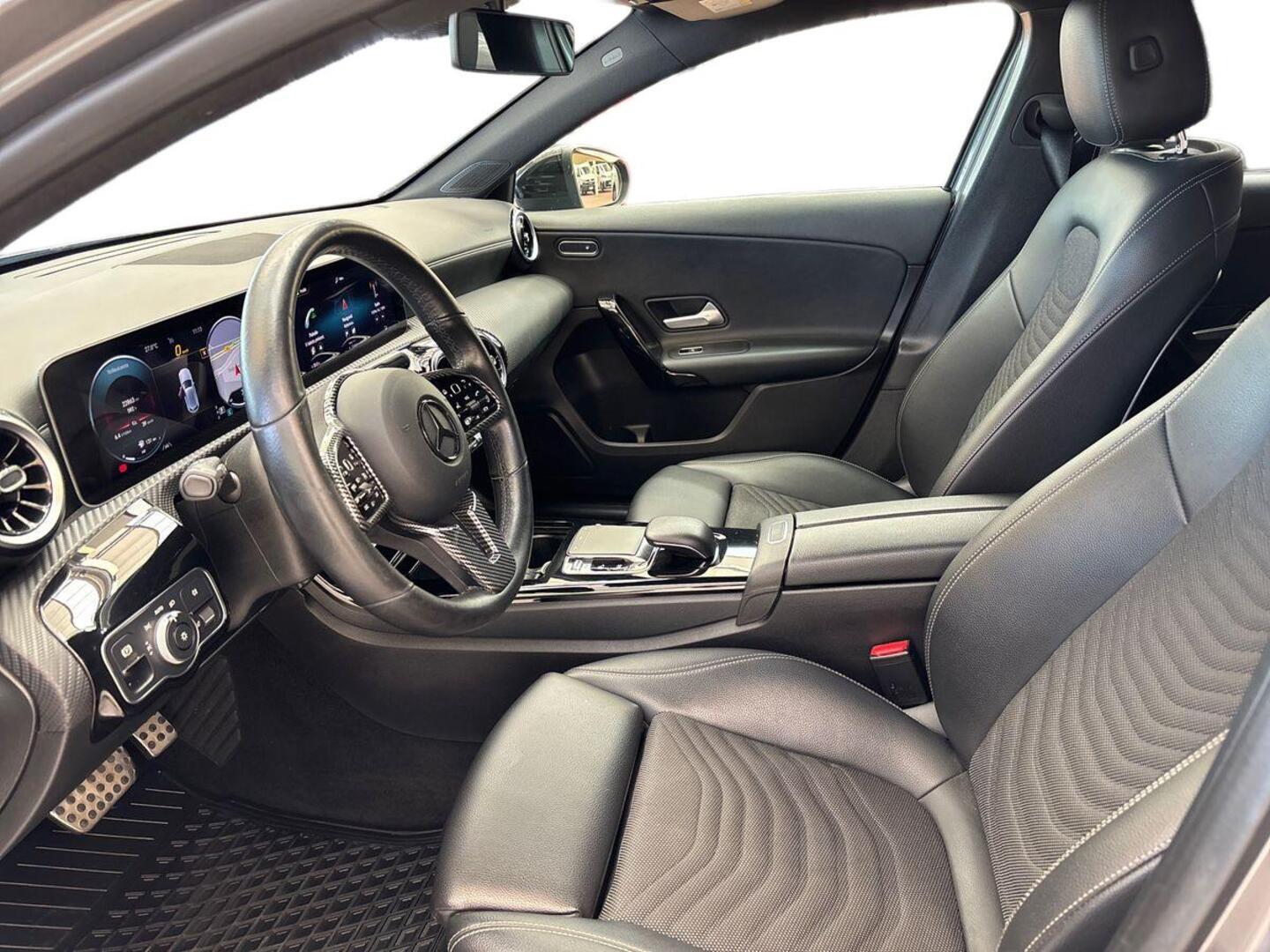 MERCEDES-BENZ A 2020