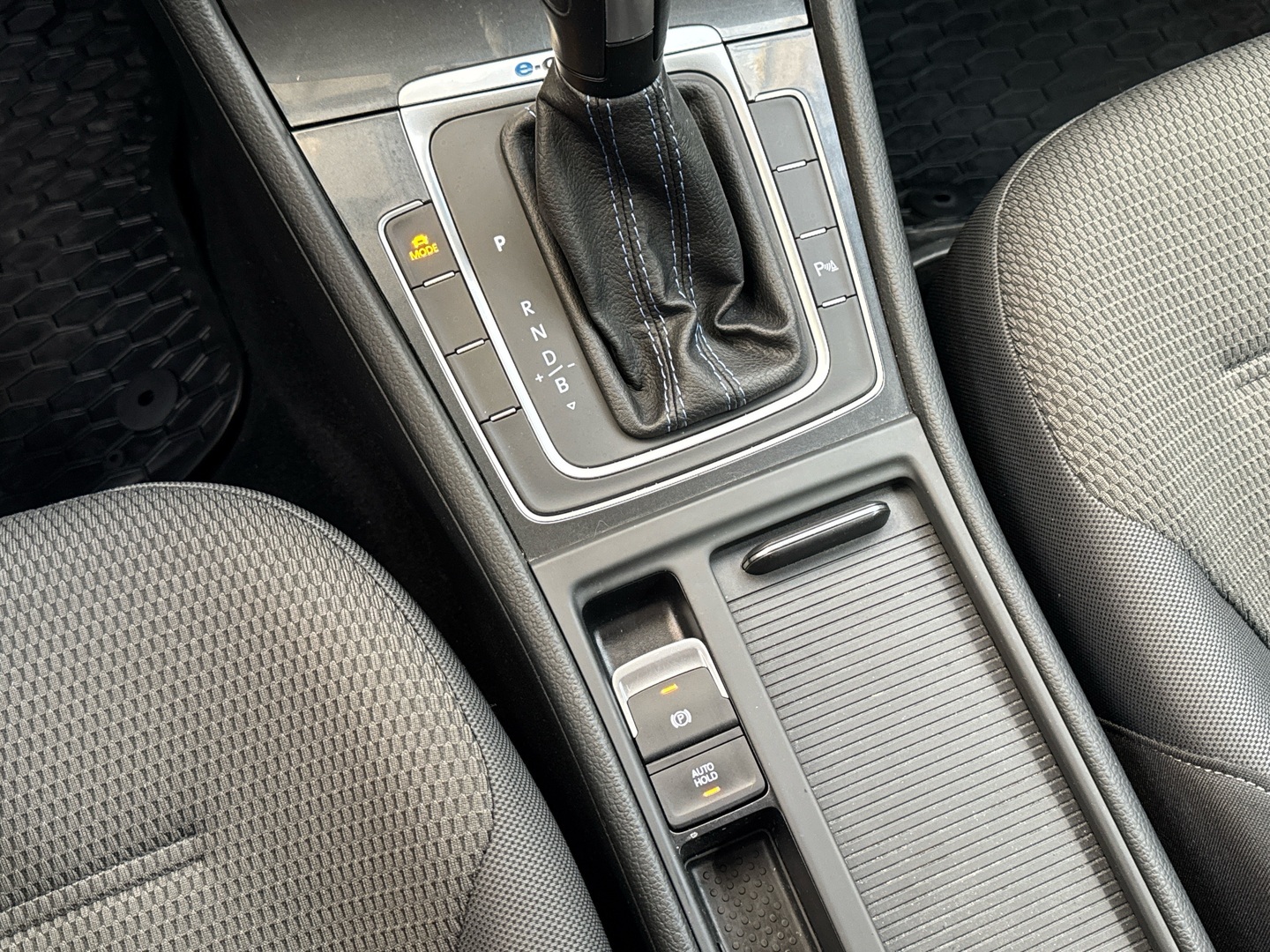 VOLKSWAGEN Golf 2020