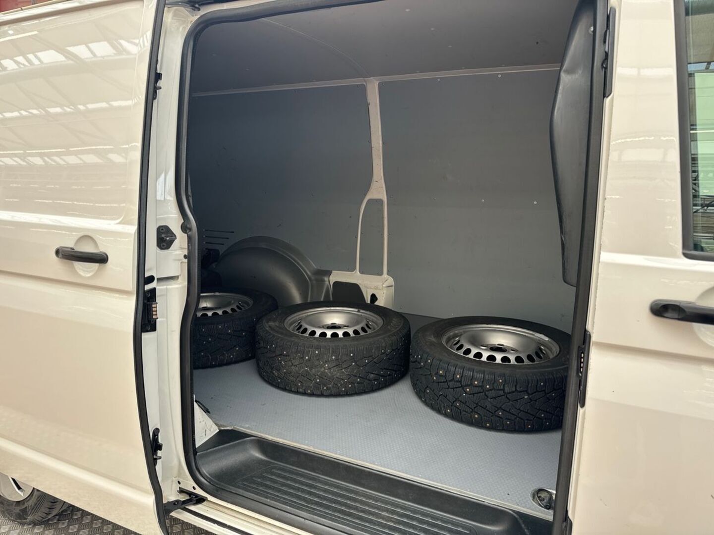 VOLKSWAGEN Transporter 2022