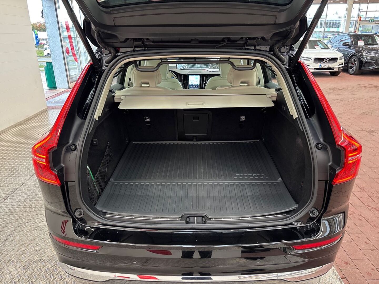 VOLVO XC60 11