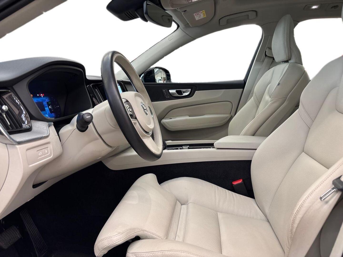 VOLVO XC60 7