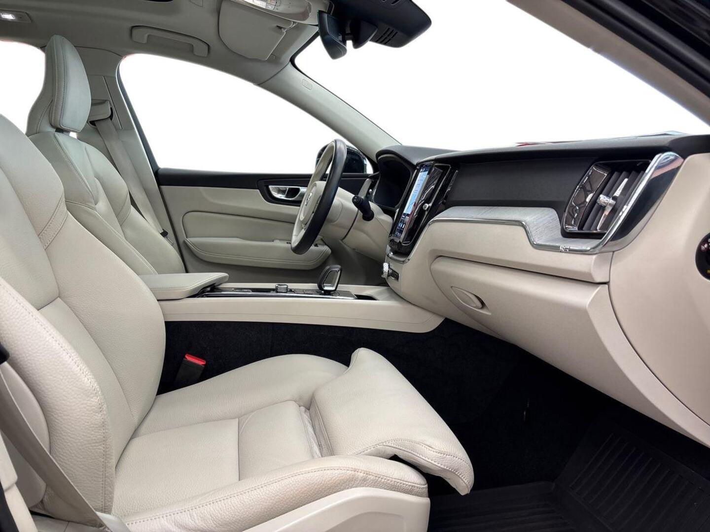 VOLVO XC60 9