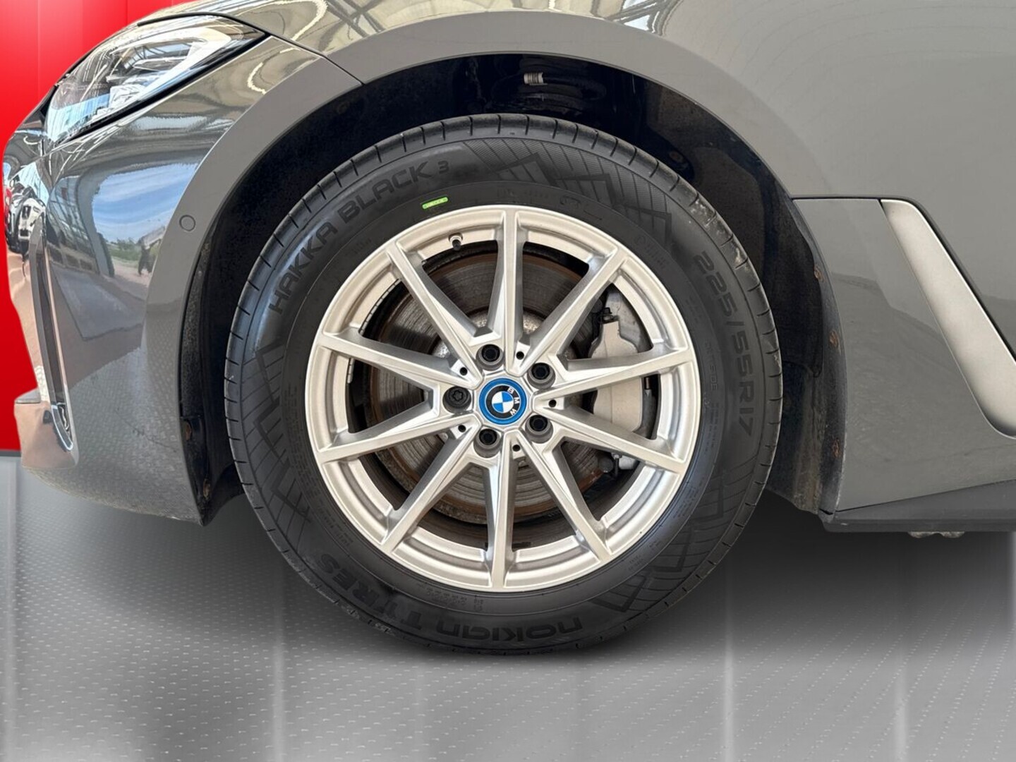BMW i4 13