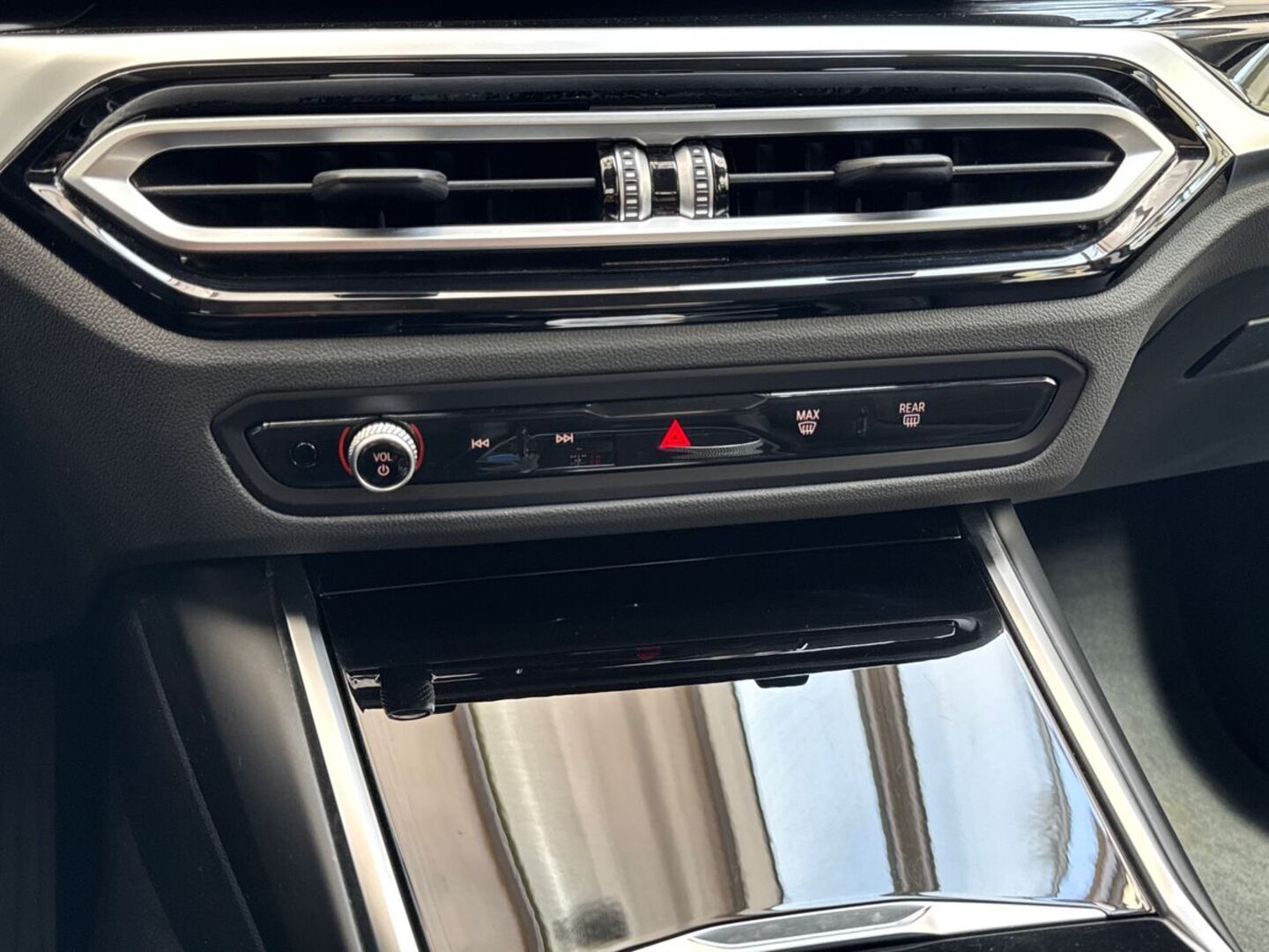 BMW i4 24