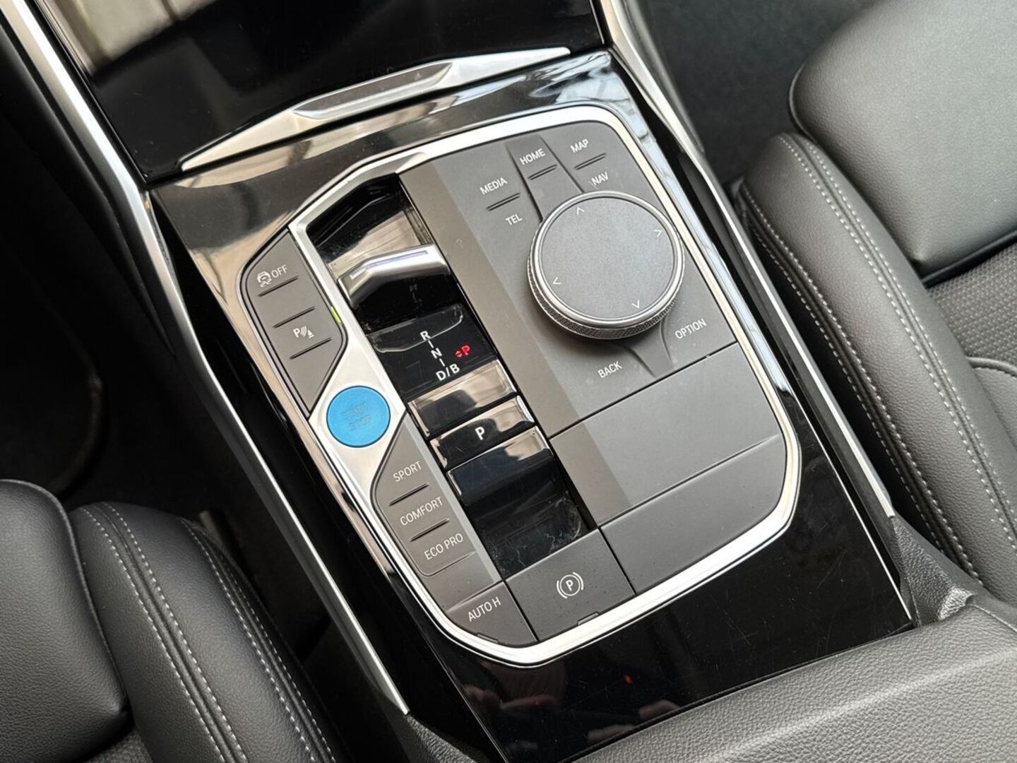 BMW i4 25