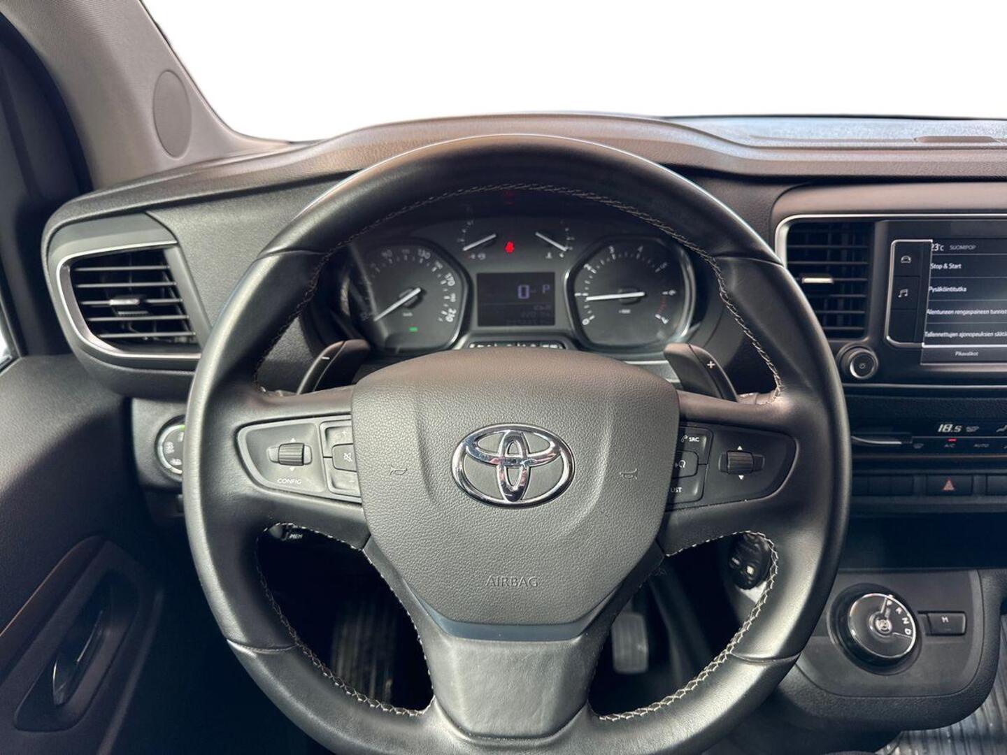 TOYOTA Proace Verso 10