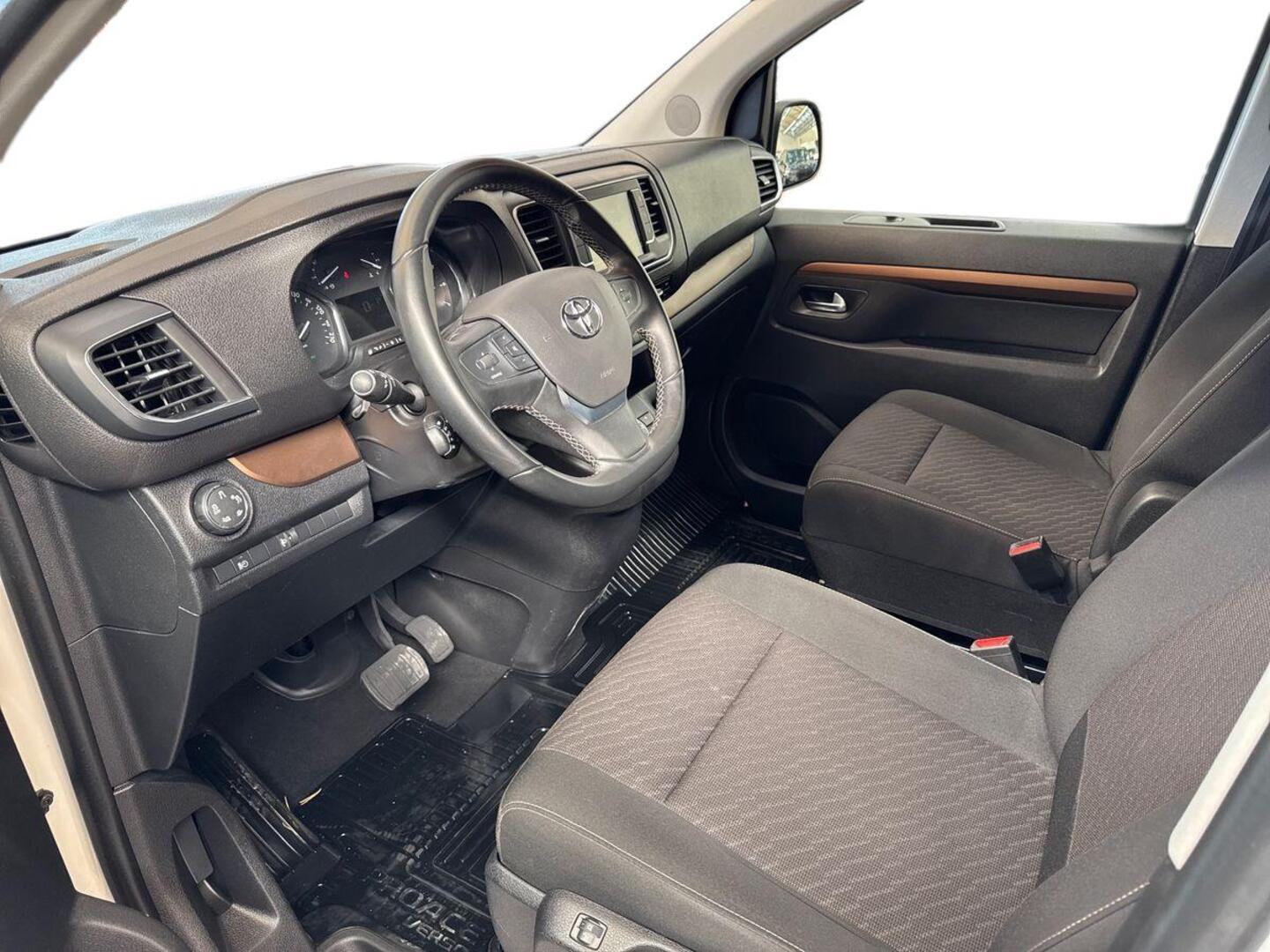 TOYOTA Proace Verso 11