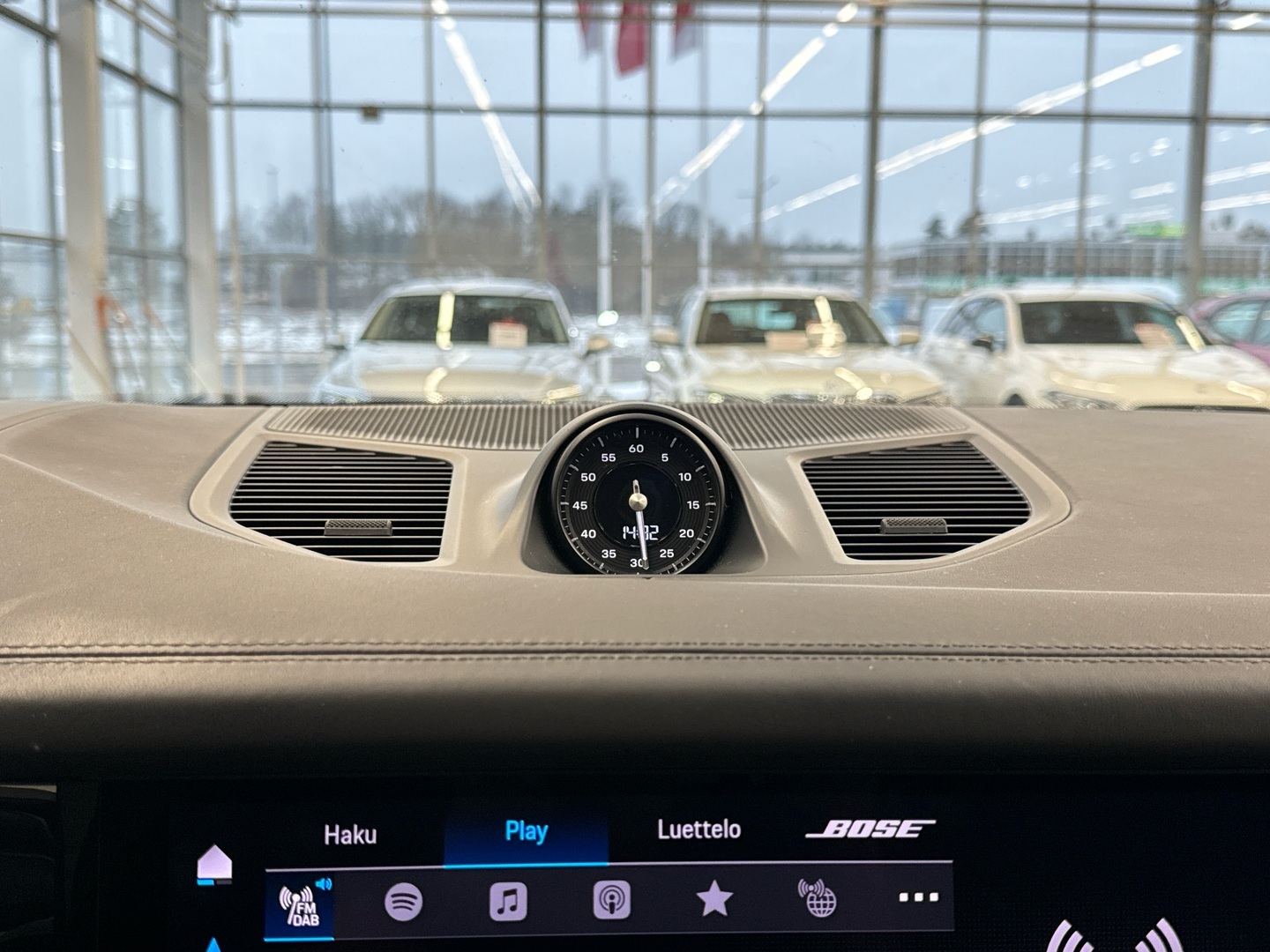 PORSCHE Cayenne 2024