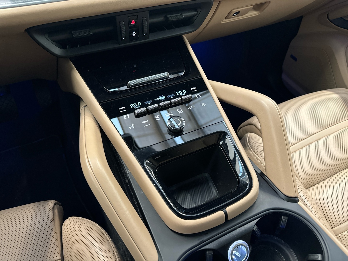 PORSCHE Cayenne 2024