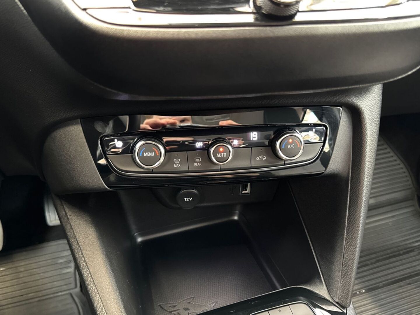 OPEL Corsa-e 2024
