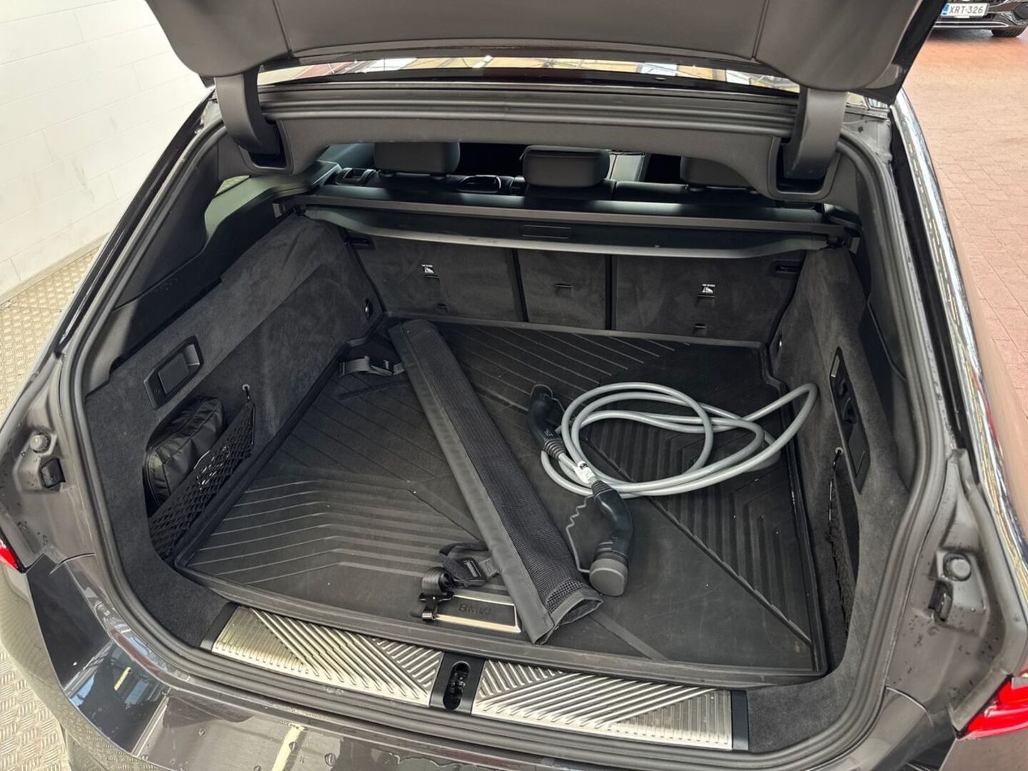 BMW i5 11