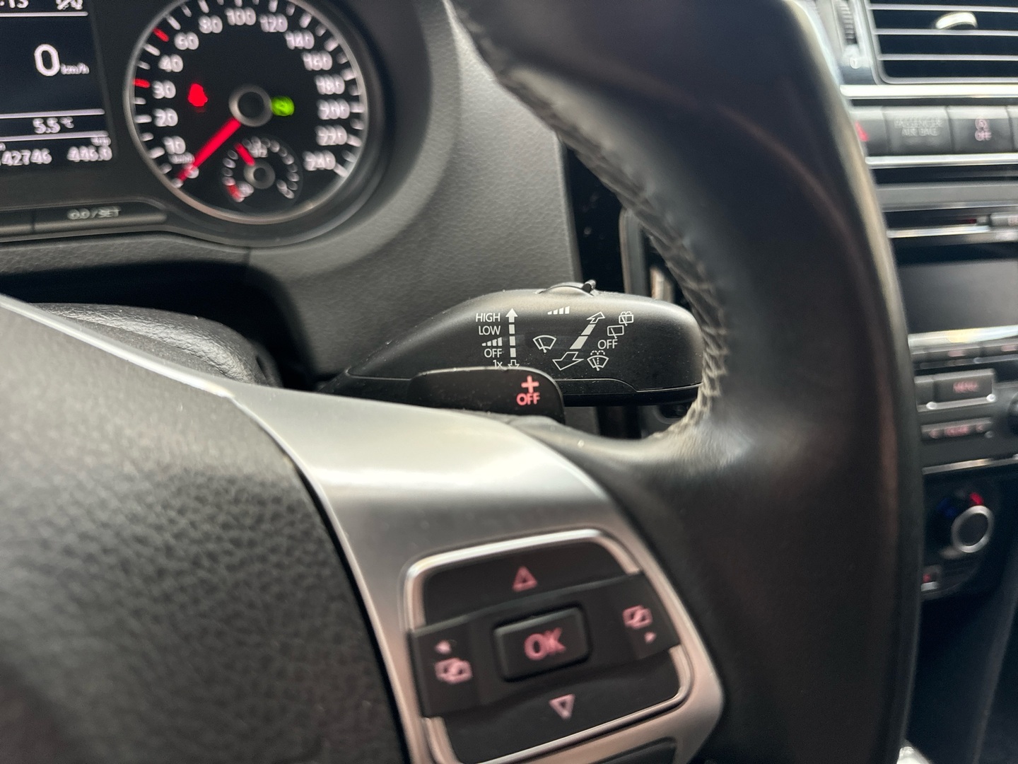 VOLKSWAGEN Polo 2013