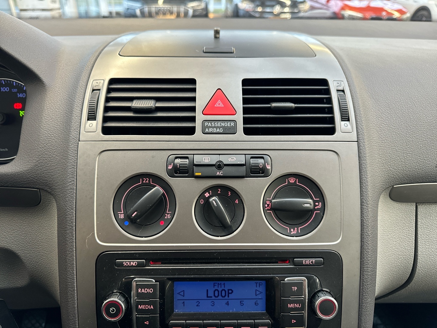 VOLKSWAGEN Touran 2009