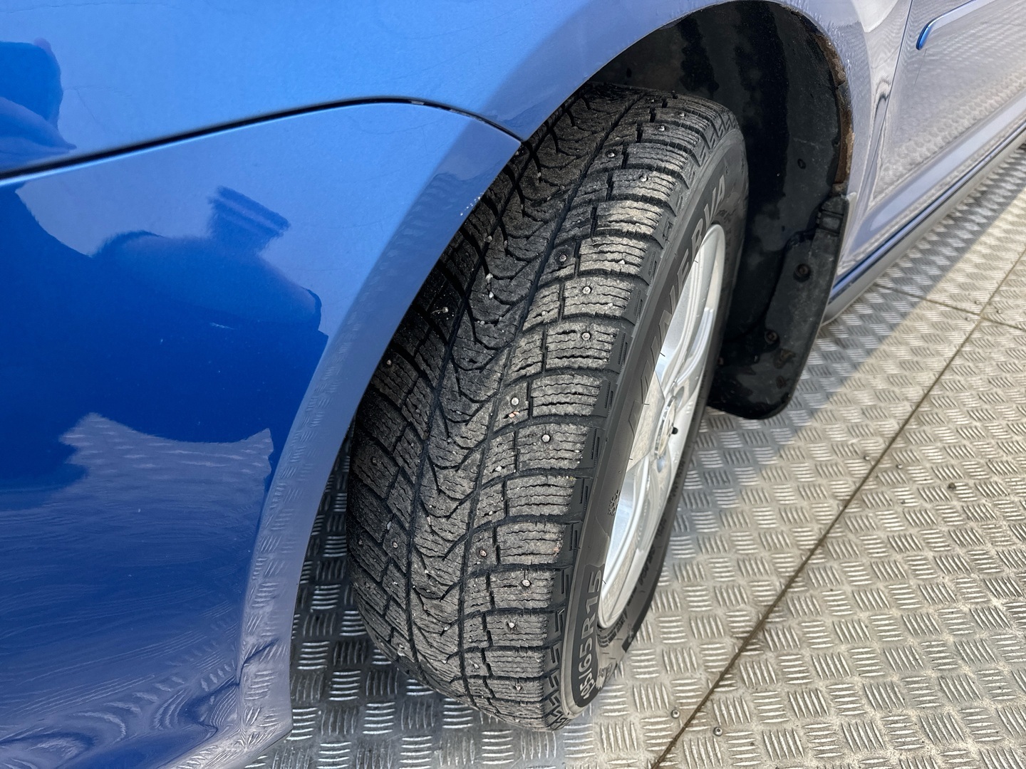 VOLKSWAGEN Touran 2009