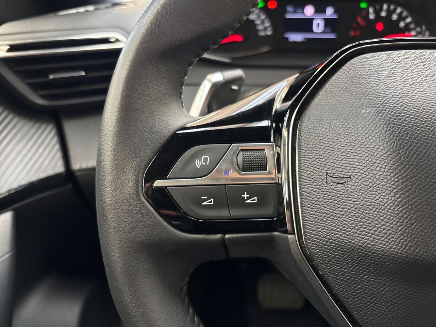 PEUGEOT 2008 2024