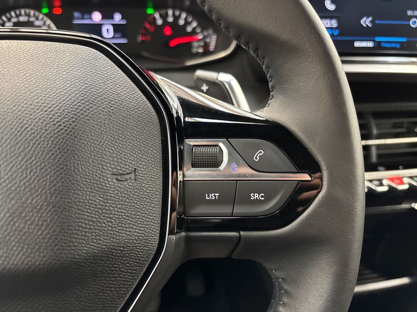 PEUGEOT 2008 2024