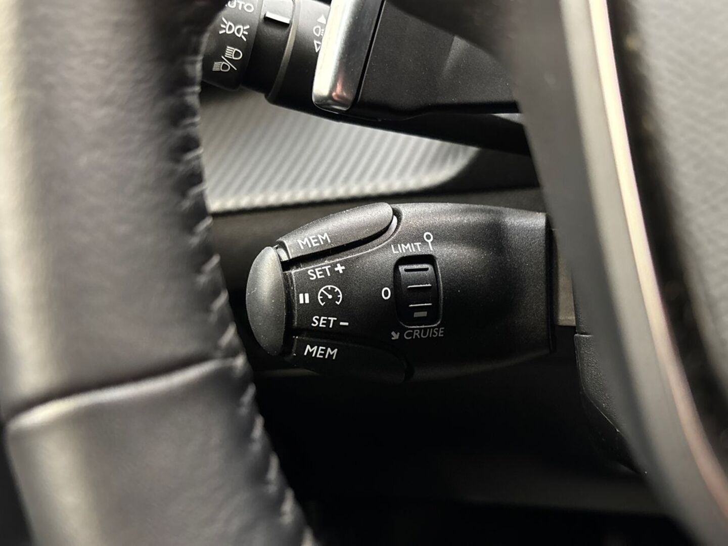 PEUGEOT 2008 2024