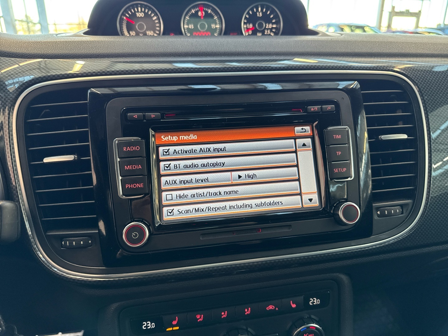 VOLKSWAGEN Beetle 2012