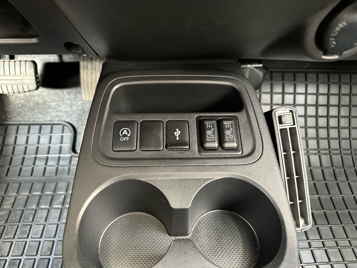 MITSUBISHI Space Star 2023