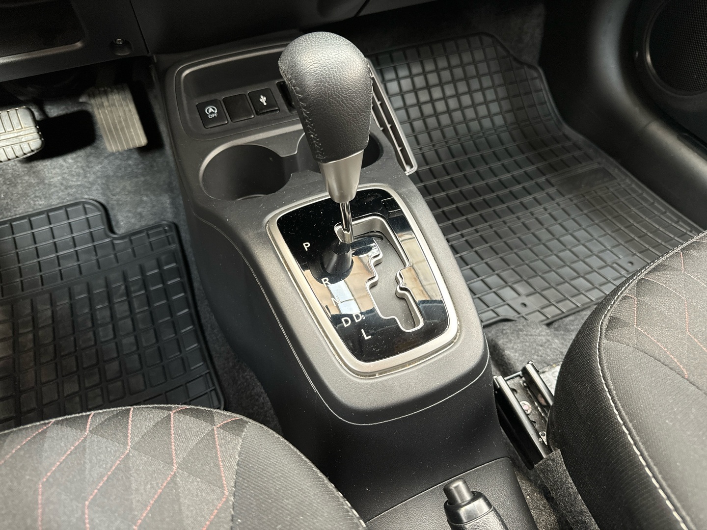 MITSUBISHI Space Star 2023