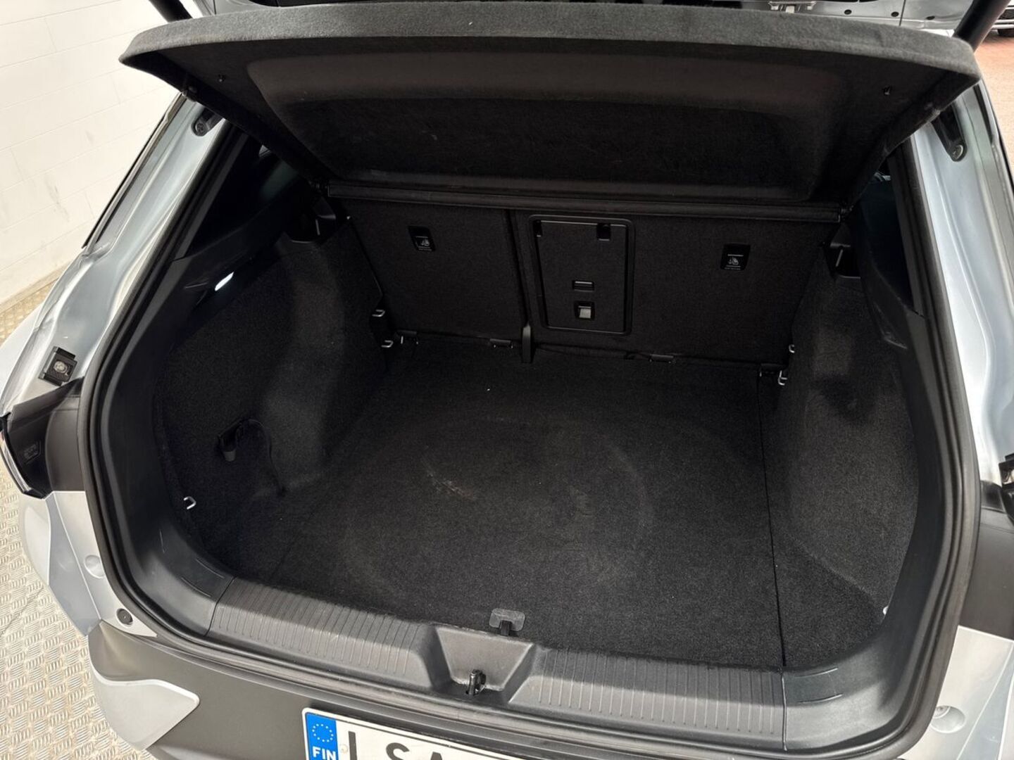 VOLKSWAGEN ID.4 21