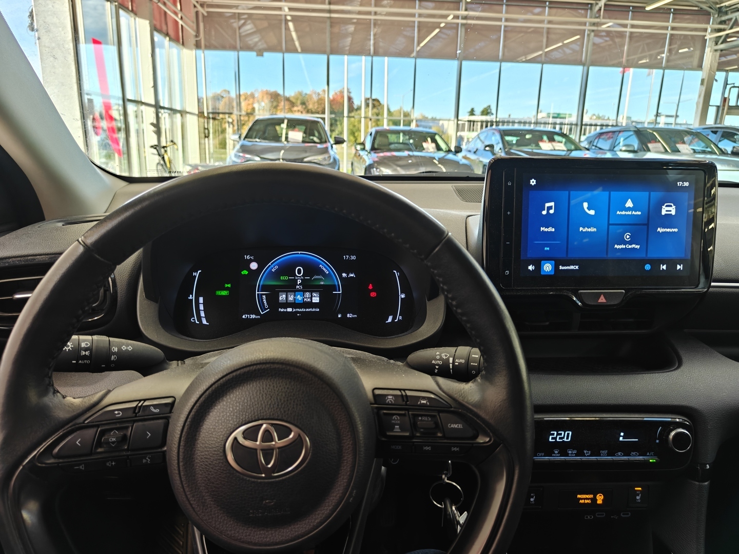 TOYOTA Yaris 6