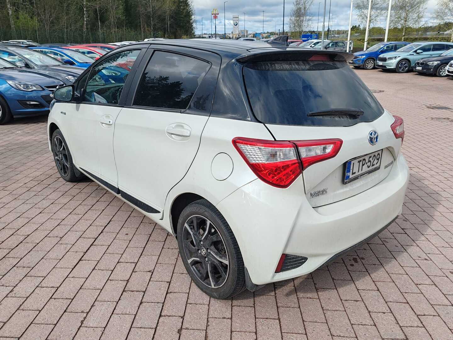 TOYOTA Yaris 2018