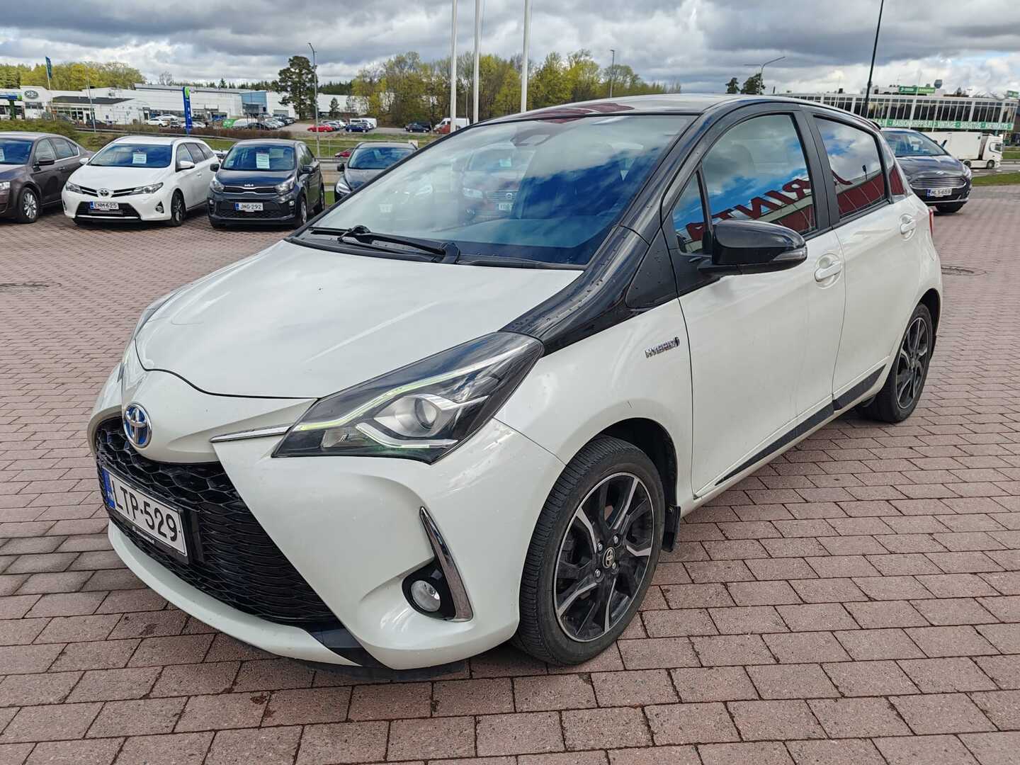 TOYOTA Yaris 2018