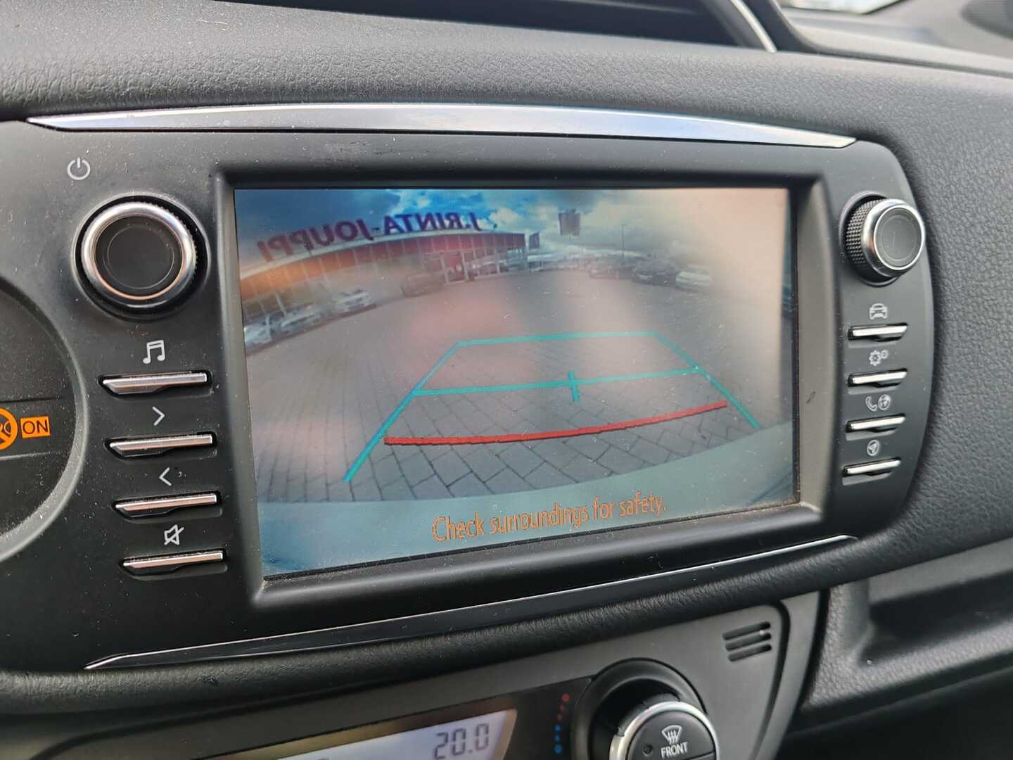 TOYOTA Yaris 2018