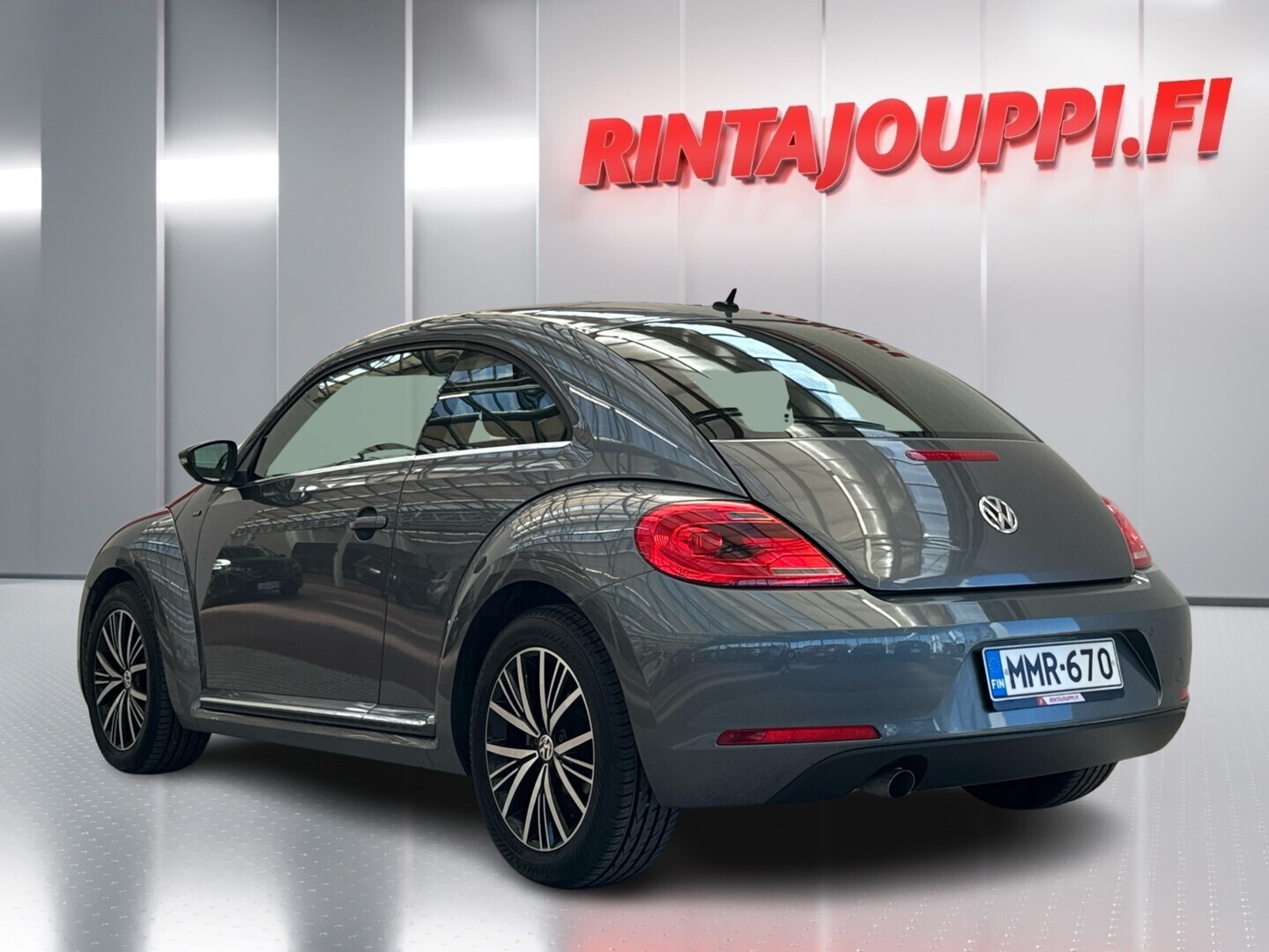 VOLKSWAGEN Beetle 2016