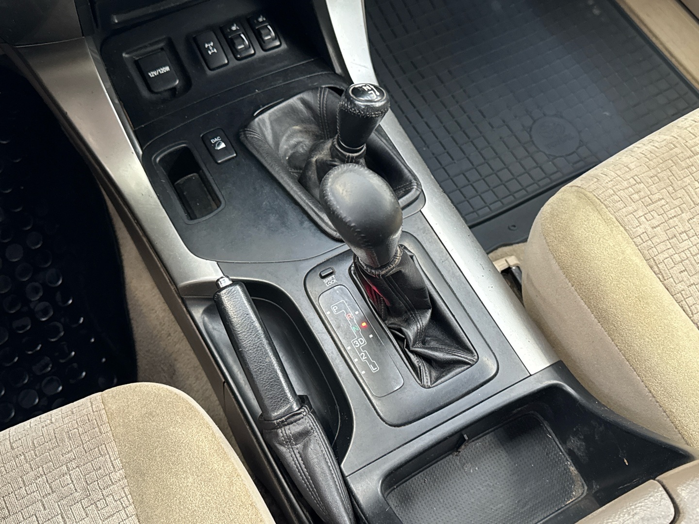 TOYOTA Land Cruiser 2004
