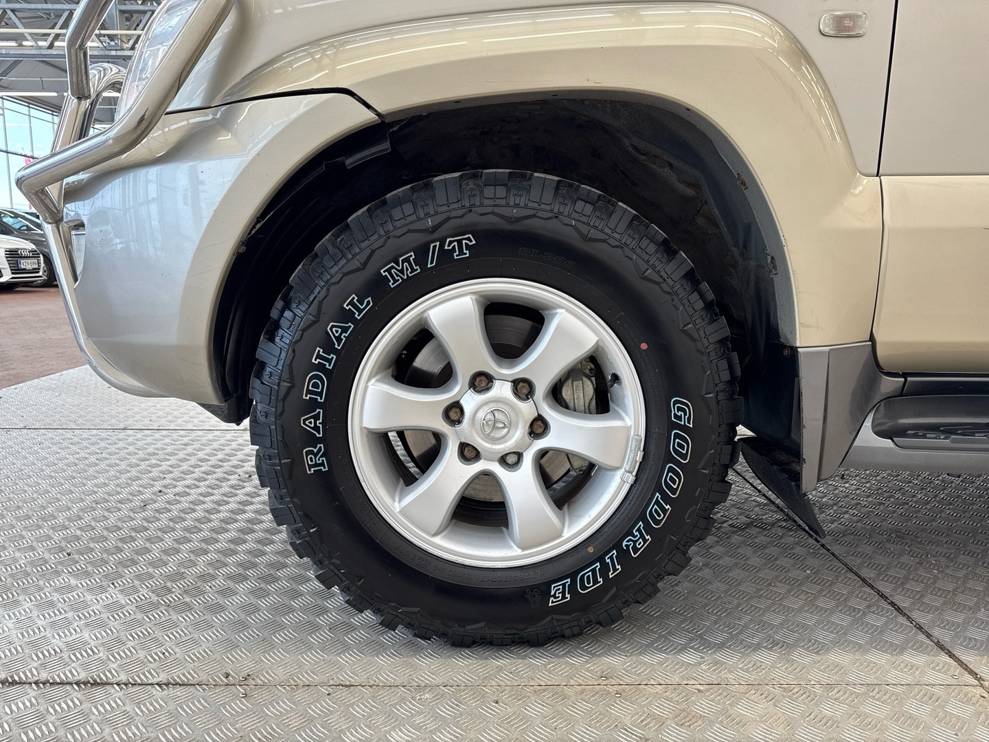 TOYOTA Land Cruiser 2004