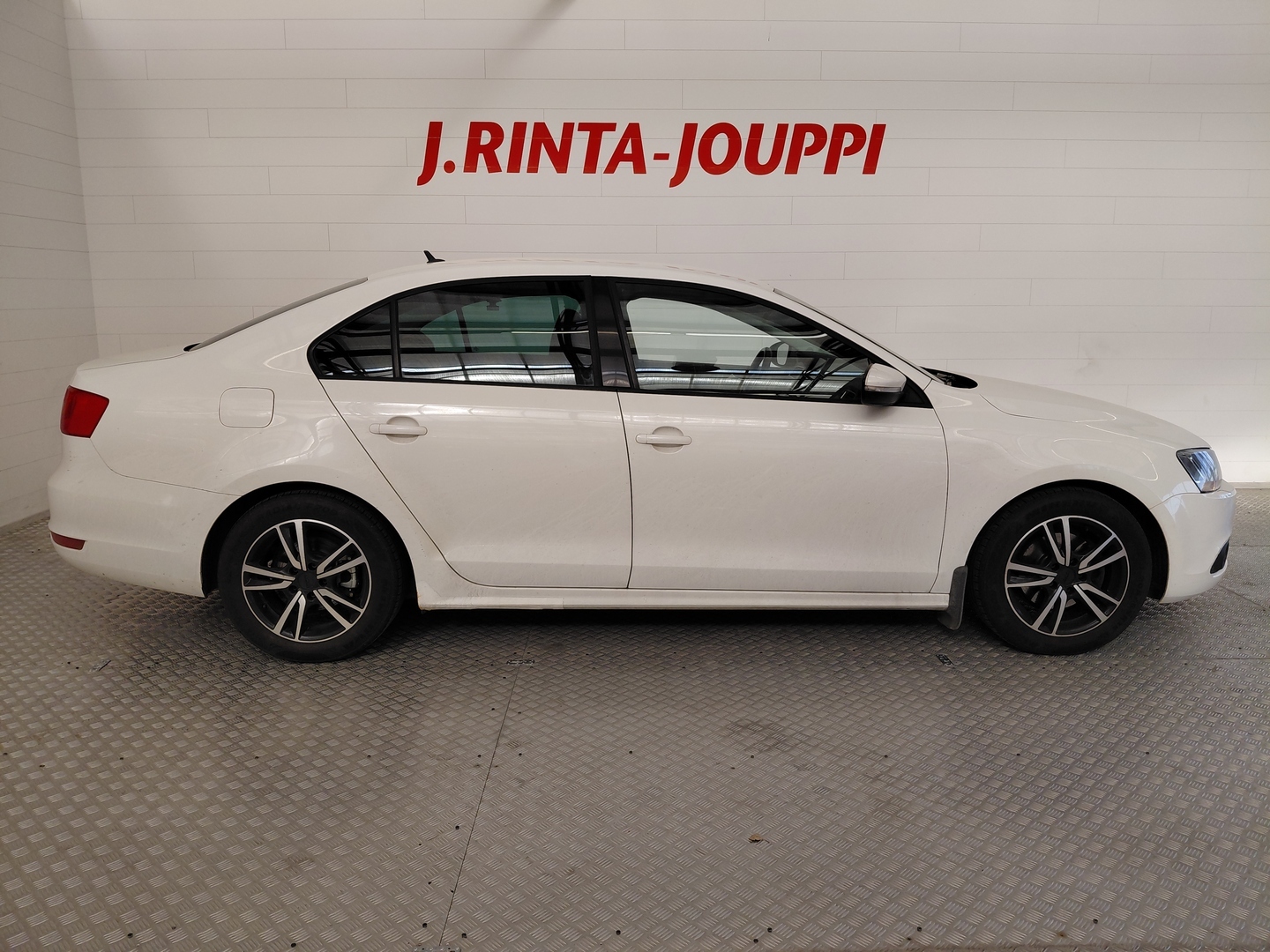 VOLKSWAGEN Jetta 2012