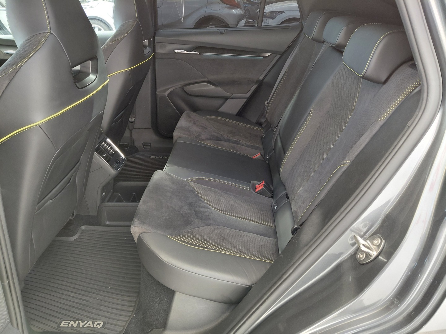 SKODA Enyaq 2023