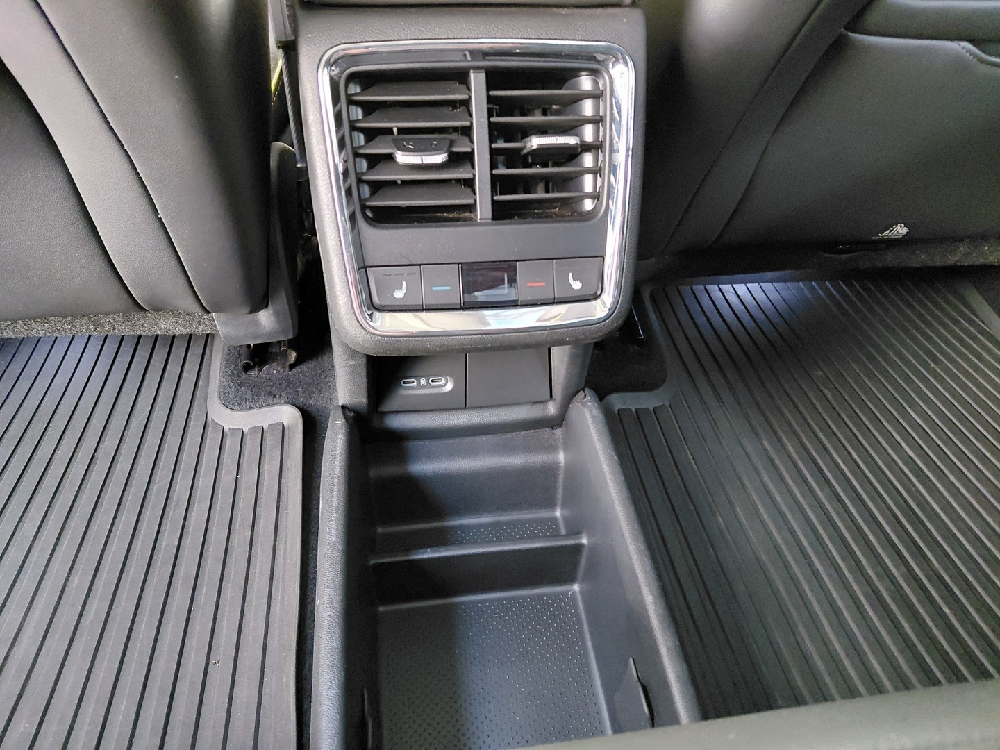 SKODA Enyaq 2023
