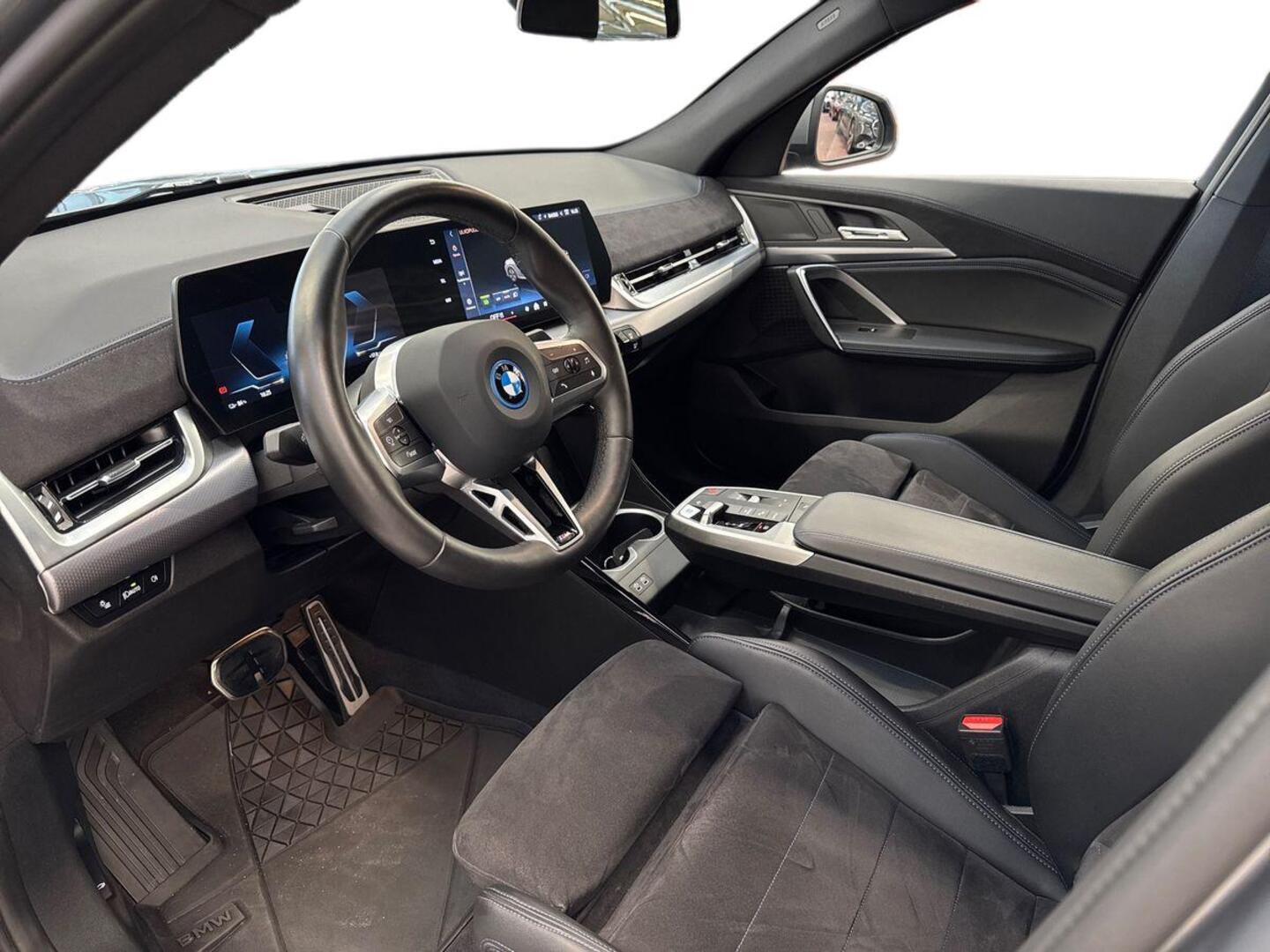 BMW iX2 2025